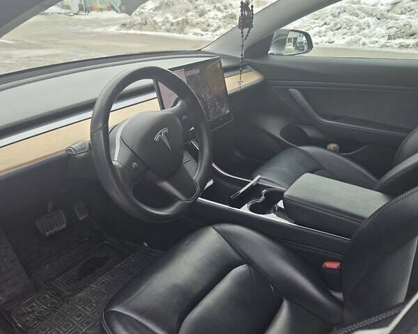 Черный Тесла Модель 3, объемом двигателя 0 л и пробегом 106 тыс. км за 20800 $, фото 14 на Automoto.ua