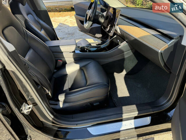 Чорний Тесла Модель 3, об'ємом двигуна 0 л та пробігом 151 тис. км за 15999 $, фото 18 на Automoto.ua