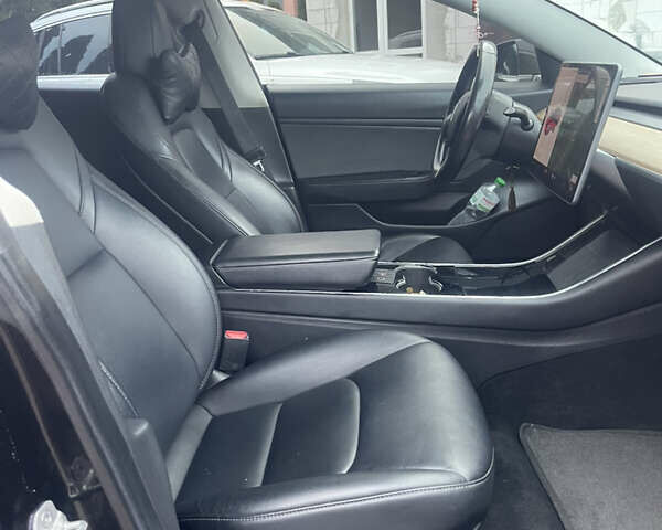 Чорний Тесла Модель 3, об'ємом двигуна 0 л та пробігом 140 тис. км за 13900 $, фото 7 на Automoto.ua