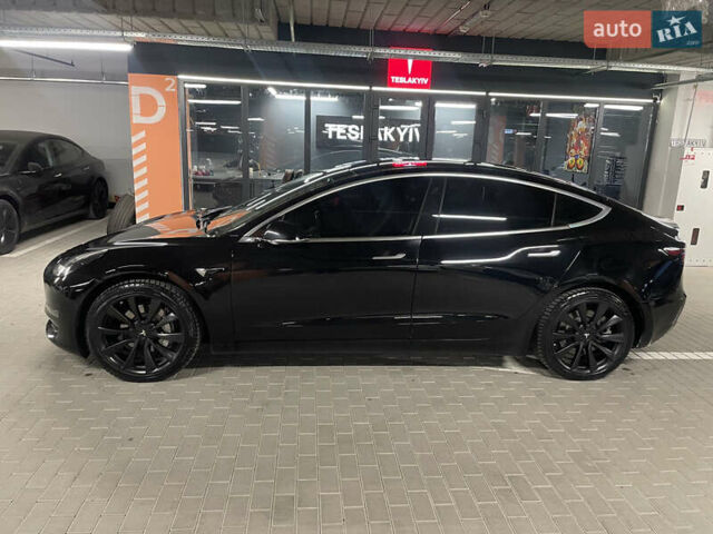 Тесла Модель 3 2019 в Киеве на Automoto.ua Черный Тесла Модель 3, объемом двигателя 0 л и пробегом 102 тыс. км за 19999 $, фото 1 на Automoto.ua