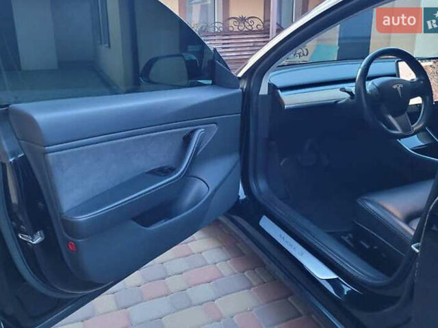 Черный Тесла Модель 3, объемом двигателя 0 л и пробегом 129 тыс. км за 19500 $, фото 3 на Automoto.ua