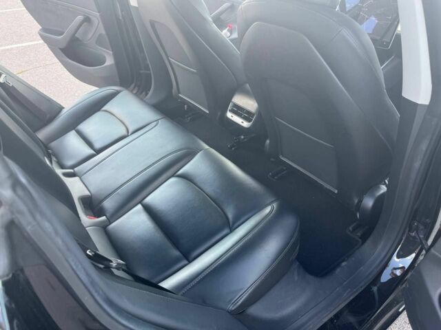 Черный Тесла Модель 3, объемом двигателя 0 л и пробегом 150 тыс. км за 14900 $, фото 7 на Automoto.ua