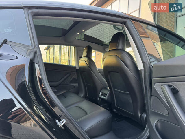 Чорний Тесла Модель 3, об'ємом двигуна 0 л та пробігом 117 тис. км за 18999 $, фото 73 на Automoto.ua