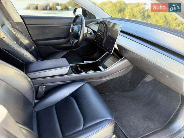 Черный Тесла Модель 3, объемом двигателя 0 л и пробегом 87 тыс. км за 16300 $, фото 5 на Automoto.ua