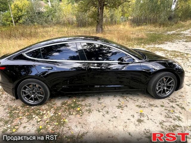 Чорний Тесла Модель 3, об'ємом двигуна 0 л та пробігом 16000 тис. км за 16700 $, фото 5 на Automoto.ua