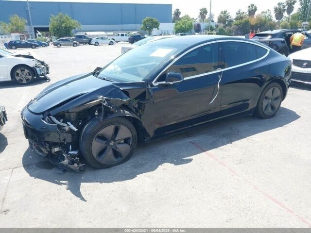 Черный Тесла Модель 3, объемом двигателя 0 л и пробегом 130 тыс. км за 11500 $, фото 6 на Automoto.ua