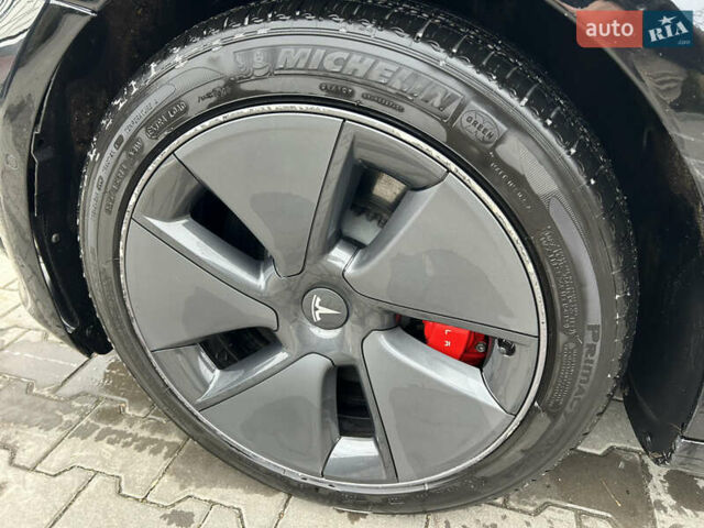 Черный Тесла Модель 3, объемом двигателя 0 л и пробегом 180 тыс. км за 17500 $, фото 15 на Automoto.ua