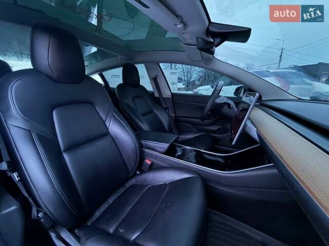 Черный Тесла Модель 3, объемом двигателя 0 л и пробегом 149 тыс. км за 12800 $, фото 10 на Automoto.ua