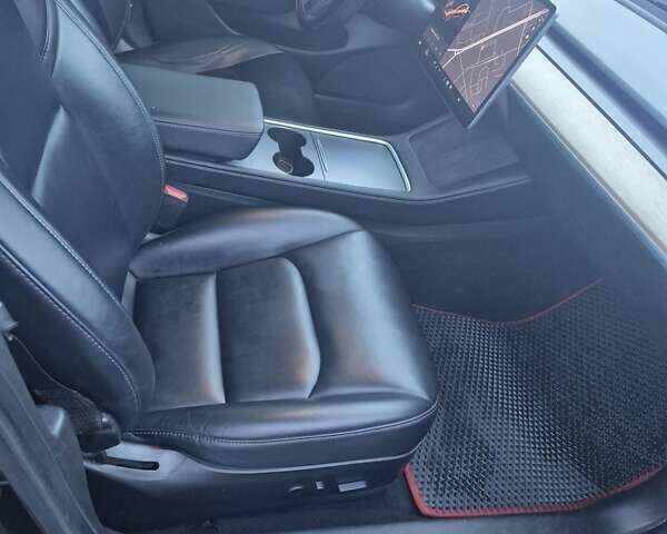Чорний Тесла Модель 3, об'ємом двигуна 0 л та пробігом 150 тис. км за 15900 $, фото 7 на Automoto.ua