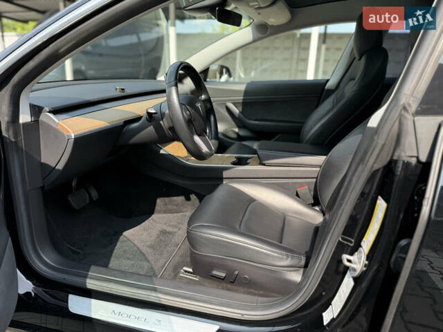 Черный Тесла Модель 3, объемом двигателя 0 л и пробегом 135 тыс. км за 15900 $, фото 17 на Automoto.ua