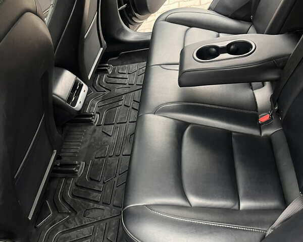 Чорний Тесла Модель 3, об'ємом двигуна 0 л та пробігом 155 тис. км за 15800 $, фото 9 на Automoto.ua