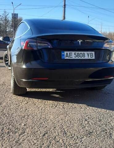 Чорний Тесла Модель 3, об'ємом двигуна 0 л та пробігом 197 тис. км за 18600 $, фото 7 на Automoto.ua