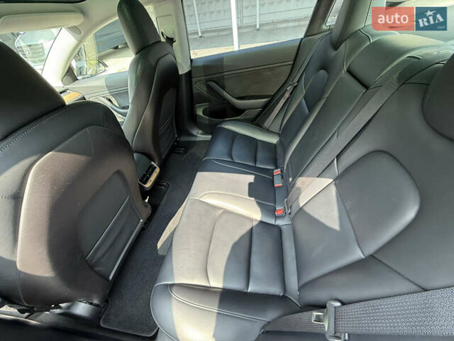 Черный Тесла Модель 3, объемом двигателя 0 л и пробегом 135 тыс. км за 15900 $, фото 24 на Automoto.ua