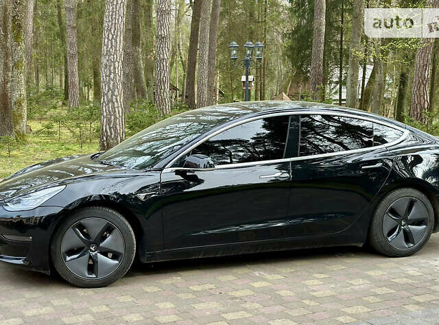 Чорний Тесла Модель 3, об'ємом двигуна 0 л та пробігом 72 тис. км за 20600 $, фото 3 на Automoto.ua