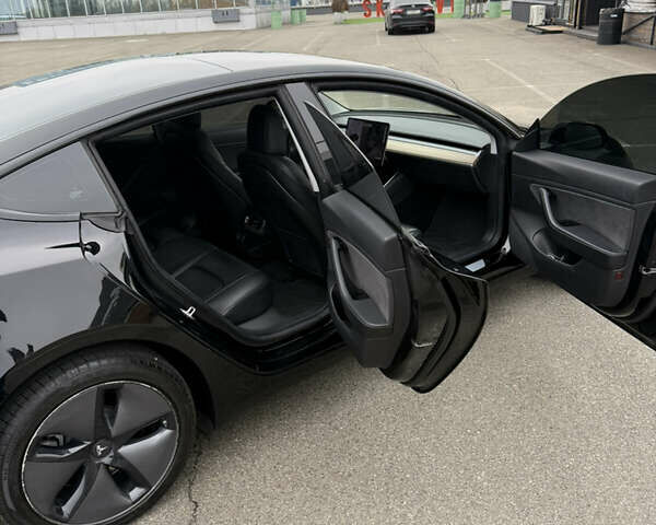 Чорний Тесла Модель 3, об'ємом двигуна 0 л та пробігом 124 тис. км за 15300 $, фото 26 на Automoto.ua