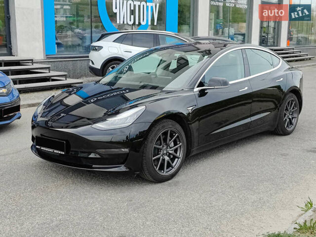 Чорний Тесла Модель 3, об'ємом двигуна 0 л та пробігом 31 тис. км за 20500 $, фото 2 на Automoto.ua