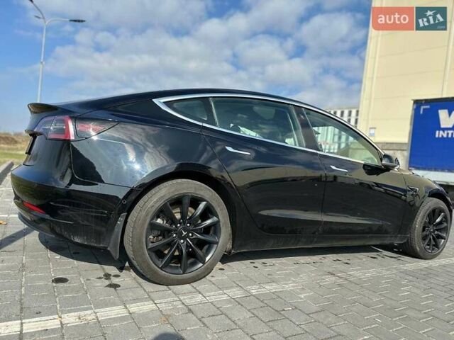 Черный Тесла Модель 3, объемом двигателя 0 л и пробегом 210 тыс. км за 13500 $, фото 1 на Automoto.ua