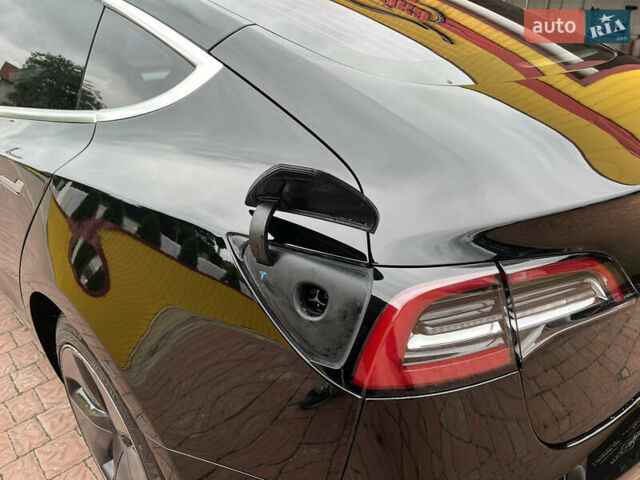 Черный Тесла Модель 3, объемом двигателя 0 л и пробегом 48 тыс. км за 18000 $, фото 18 на Automoto.ua