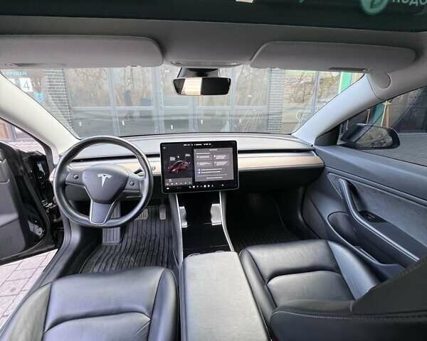 Чорний Тесла Модель 3, об'ємом двигуна 0 л та пробігом 130 тис. км за 17000 $, фото 6 на Automoto.ua