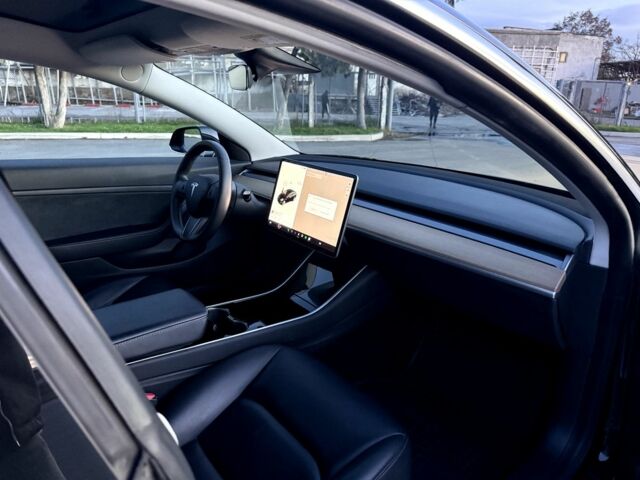 Чорний Тесла Модель 3, об'ємом двигуна 0 л та пробігом 128 тис. км за 372 $, фото 12 на Automoto.ua