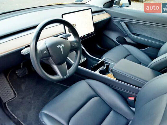 Чорний Тесла Модель 3, об'ємом двигуна 0 л та пробігом 128 тис. км за 23499 $, фото 5 на Automoto.ua