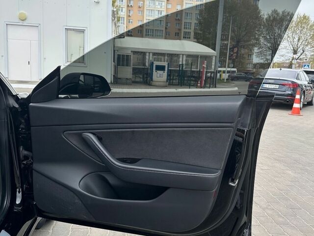 Чорний Тесла Модель 3, об'ємом двигуна 0 л та пробігом 193 тис. км за 17500 $, фото 20 на Automoto.ua