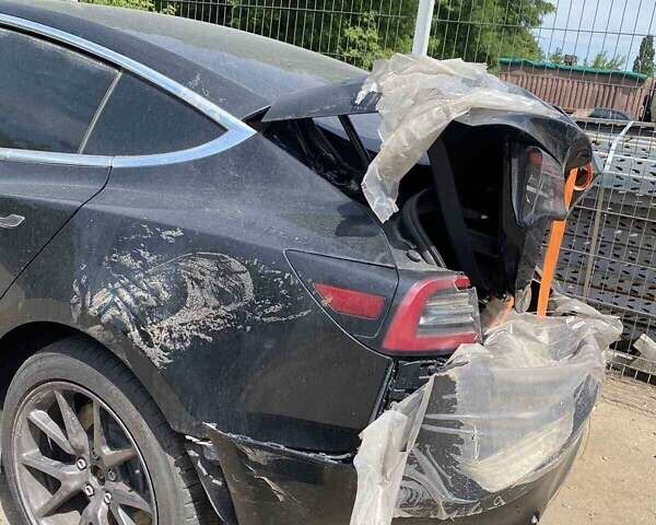 Черный Тесла Модель 3, объемом двигателя 0 л и пробегом 196 тыс. км за 16950 $, фото 4 на Automoto.ua