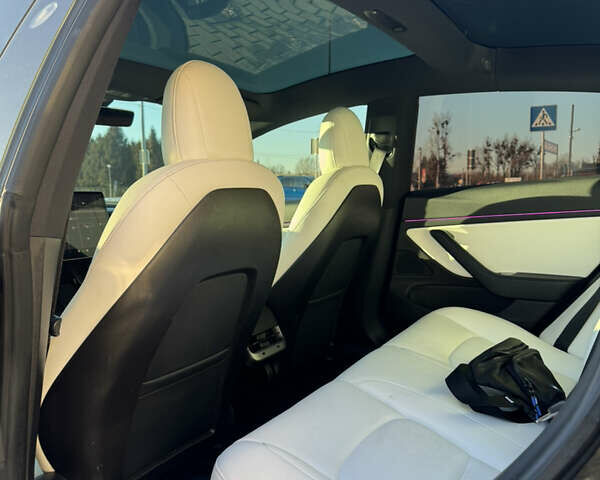 Чорний Тесла Модель 3, об'ємом двигуна 0 л та пробігом 111 тис. км за 18000 $, фото 16 на Automoto.ua