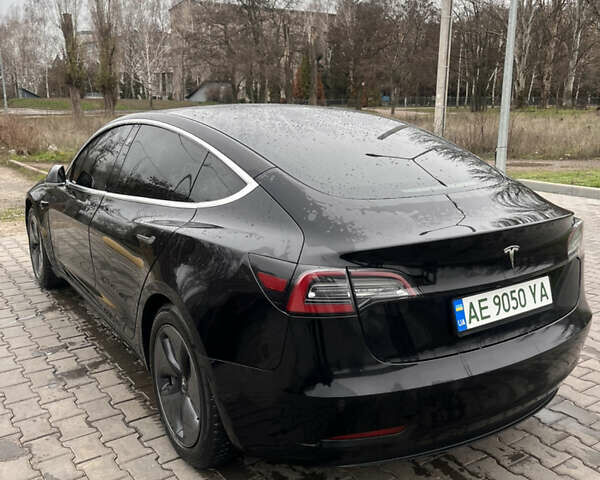 Чорний Тесла Модель 3, об'ємом двигуна 0 л та пробігом 155 тис. км за 15800 $, фото 2 на Automoto.ua