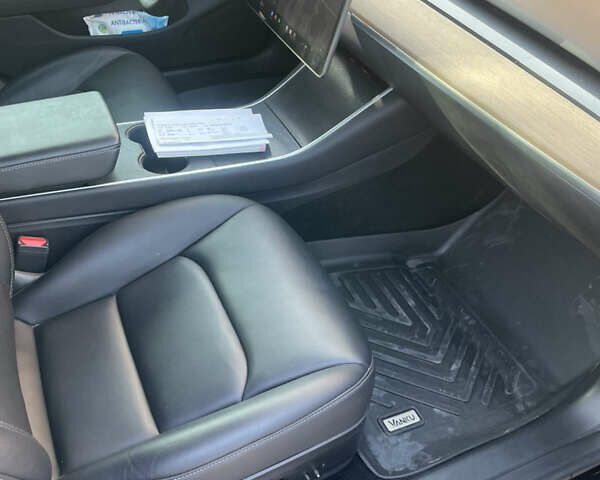 Чорний Тесла Модель 3, об'ємом двигуна 0 л та пробігом 64 тис. км за 17500 $, фото 8 на Automoto.ua