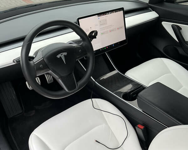 Чорний Тесла Модель 3, об'ємом двигуна 0 л та пробігом 95 тис. км за 17950 $, фото 11 на Automoto.ua