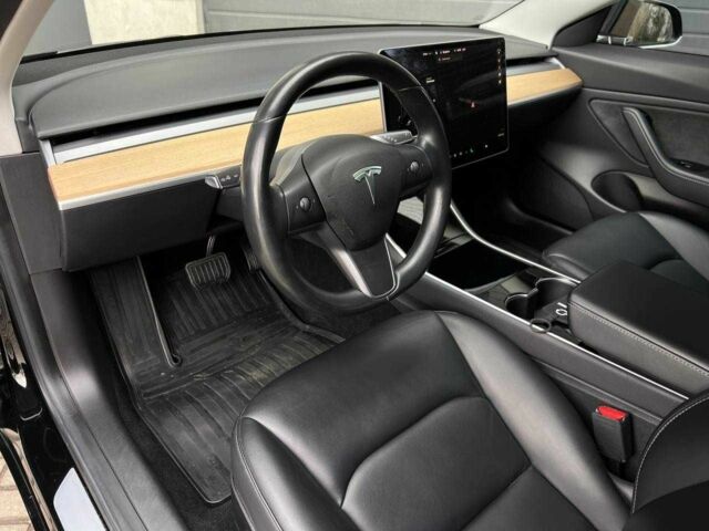Черный Тесла Модель 3, объемом двигателя 0 л и пробегом 45 тыс. км за 15900 $, фото 11 на Automoto.ua