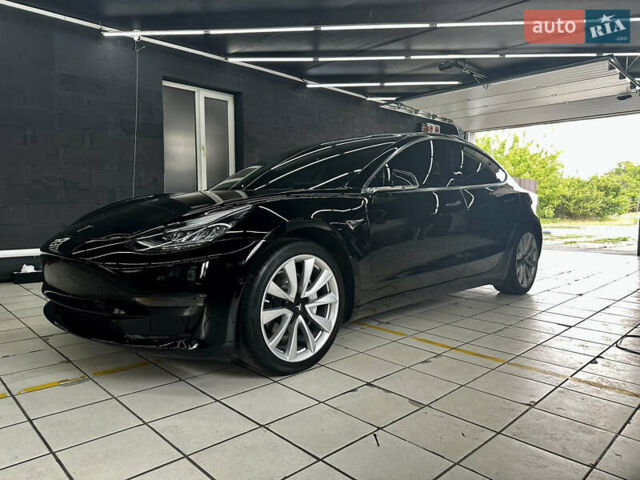 Чорний Тесла Модель 3, об'ємом двигуна 0 л та пробігом 96 тис. км за 17999 $, фото 2 на Automoto.ua