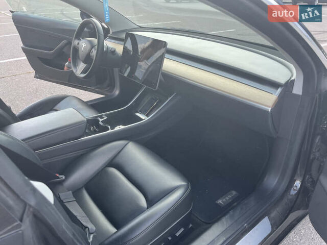 Чорний Тесла Модель 3, об'ємом двигуна 0 л та пробігом 150 тис. км за 16500 $, фото 10 на Automoto.ua