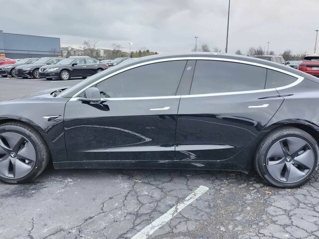Черный Тесла Модель 3, объемом двигателя 0 л и пробегом 37 тыс. км за 8900 $, фото 3 на Automoto.ua