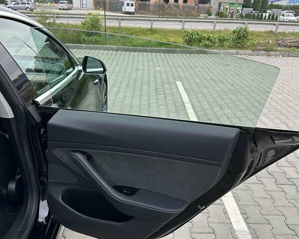 Черный Тесла Модель 3, объемом двигателя 0 л и пробегом 172 тыс. км за 16700 $, фото 27 на Automoto.ua