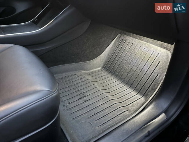 Черный Тесла Модель 3, объемом двигателя 0 л и пробегом 77 тыс. км за 20000 $, фото 72 на Automoto.ua