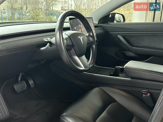 Черный Тесла Модель 3, объемом двигателя 0 л и пробегом 85 тыс. км за 19999 $, фото 7 на Automoto.ua