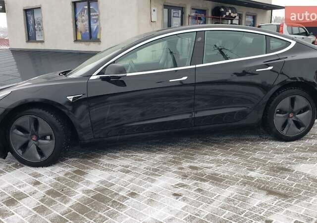 Черный Тесла Модель 3, объемом двигателя 0 л и пробегом 81 тыс. км за 17000 $, фото 4 на Automoto.ua