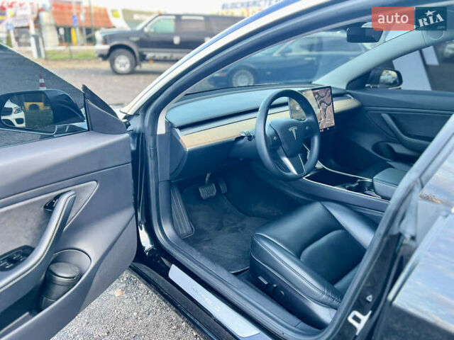 Чорний Тесла Модель 3, об'ємом двигуна 0 л та пробігом 201 тис. км за 14300 $, фото 14 на Automoto.ua