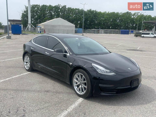 Черный Тесла Модель 3, объемом двигателя 0 л и пробегом 130 тыс. км за 16999 $, фото 1 на Automoto.ua