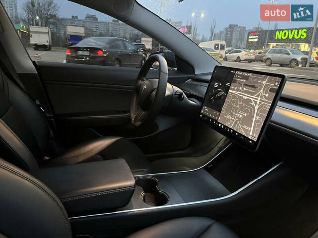 Черный Тесла Модель 3, объемом двигателя 0 л и пробегом 77 тыс. км за 20000 $, фото 81 на Automoto.ua
