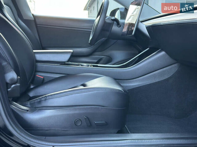 Черный Тесла Модель 3, объемом двигателя 0 л и пробегом 121 тыс. км за 19400 $, фото 62 на Automoto.ua