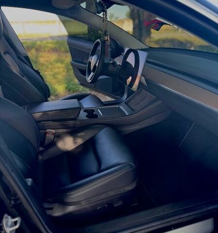 Черный Тесла Модель 3, объемом двигателя 0 л и пробегом 45 тыс. км за 18000 $, фото 10 на Automoto.ua