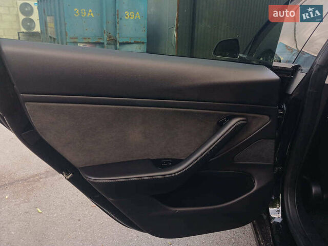 Черный Тесла Модель 3, объемом двигателя 0 л и пробегом 190 тыс. км за 16290 $, фото 17 на Automoto.ua