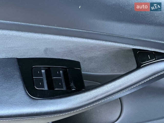 Черный Тесла Модель 3, объемом двигателя 0 л и пробегом 121 тыс. км за 19400 $, фото 47 на Automoto.ua