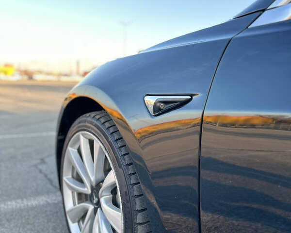 Черный Тесла Модель 3, объемом двигателя 0 л и пробегом 110 тыс. км за 29000 $, фото 4 на Automoto.ua