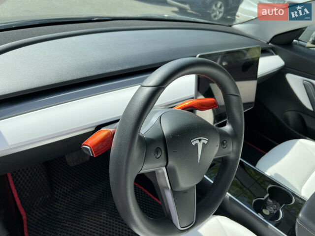 Черный Тесла Модель 3, объемом двигателя 0 л и пробегом 130 тыс. км за 17999 $, фото 3 на Automoto.ua