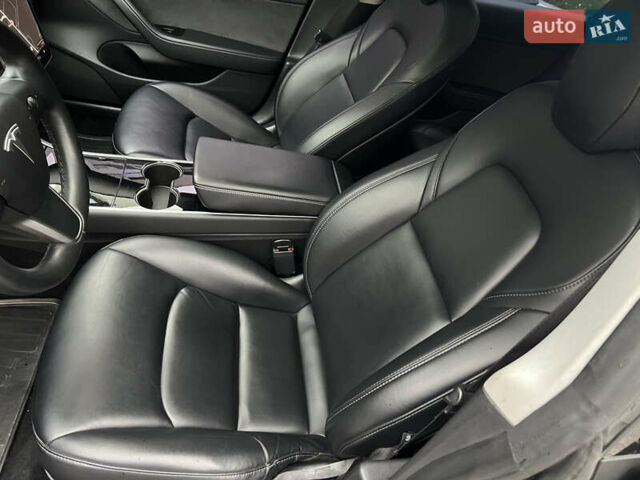 Черный Тесла Модель 3, объемом двигателя 0 л и пробегом 93 тыс. км за 15600 $, фото 35 на Automoto.ua