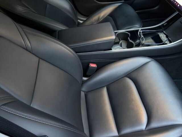 Чорний Тесла Модель 3, об'ємом двигуна 0 л та пробігом 157 тис. км за 15900 $, фото 2 на Automoto.ua